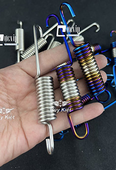 Lò Xo Chân Chống Nghiêng Inox 304, Xi Titan Gắn Winner,Exciter,Sonic,Sirius,Future,Vario,AB,Vision,Dr,Wave,Wave A 2017,Jupiter MS6561